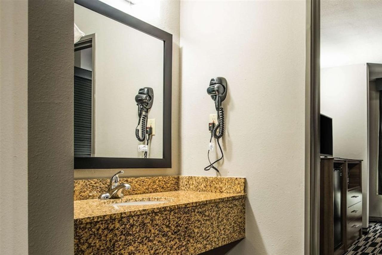 Quality Suites Lake Charles Downtown Eksteriør bilde