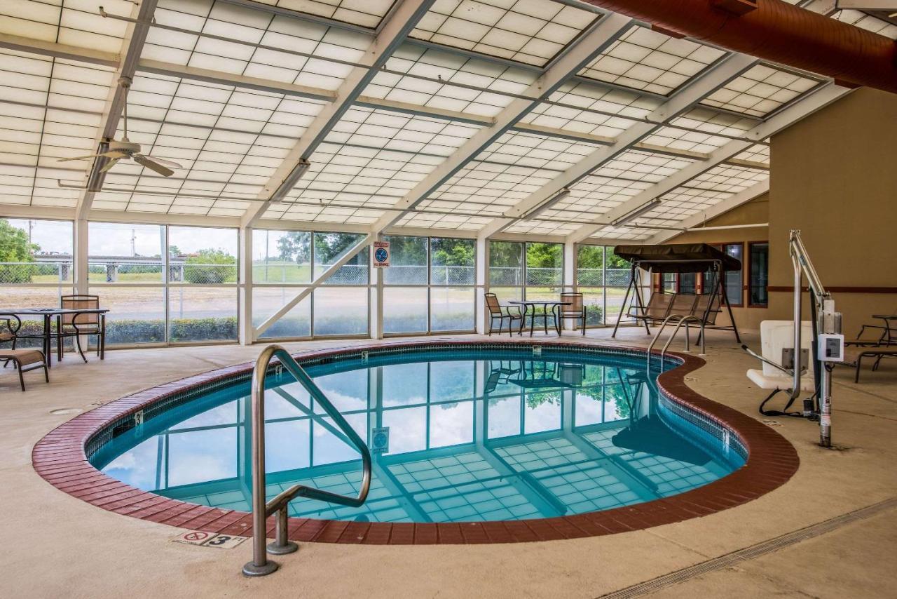 Quality Suites Lake Charles Downtown Eksteriør bilde